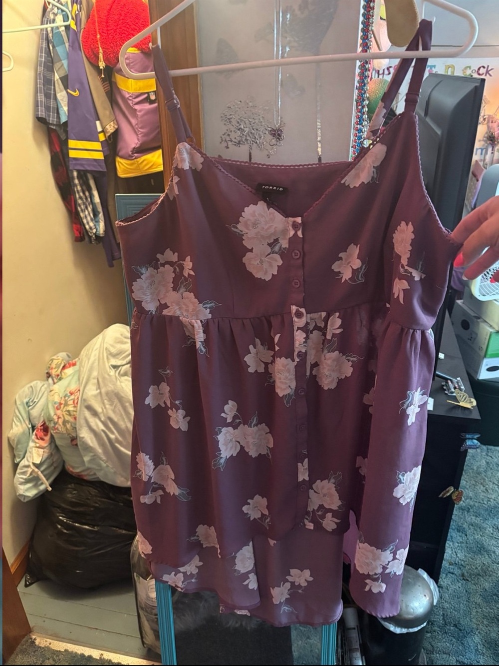 Torrid sheer material hi-lo tank Plum Floral Button-Front Tank size 1X